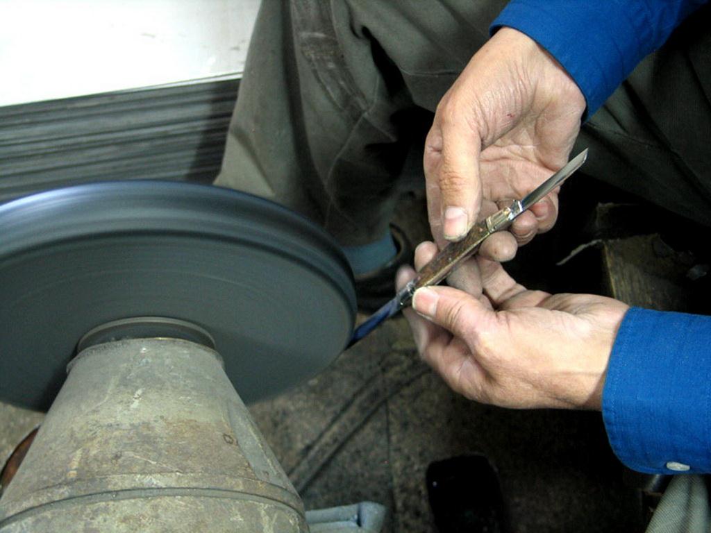 ثبت مهارت فنون سنتی چاقو‌سازی شهرستان بناب در فهرست آثار ملی