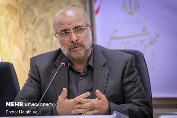 قالیباف در واکنش به انتشار فایل صوتی ظریف:  نخواهیم گذاشت نقش تاریخی شهید سلیمانی را وارونه جلوه دهند