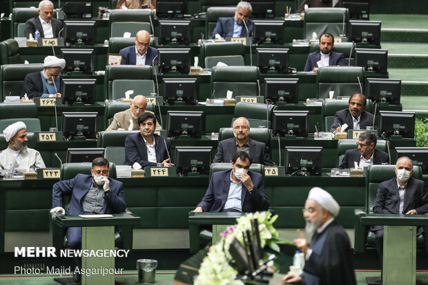 تاوان یک تعقیب/ مجلس بهای پیگیری «تخلفات روحانی» را می‌دهد؟