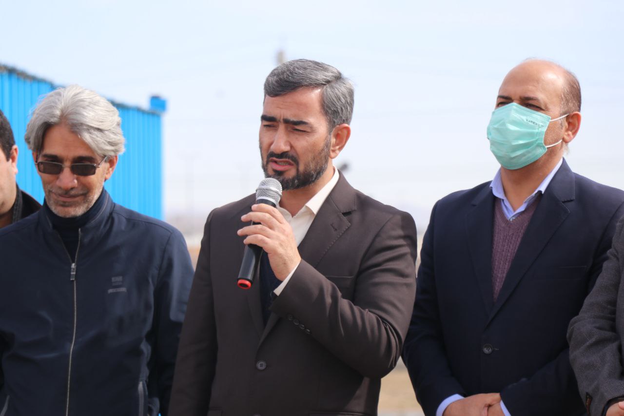 فرماندار بناب: کاشت درخت مثمر بر درختان سوزنی برگ ترجیح دارد