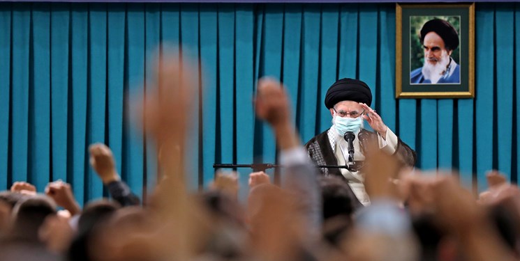رهبر انقلاب: انتقام شهیدسلیمانی را در وقت خودش می‌گیریم/ اتفاقات اخیر جنگ ترکیبی بود نه صرفا اغتشاش خیابانی