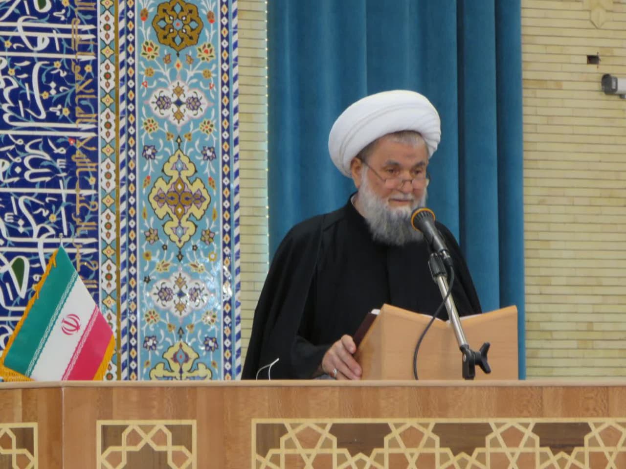 قدردانی امام جمعه بناب از حضور آحاد مختلف مردم در راهپیمایی روز قدس/ برای جلوگیری از بی بند و باری در جامعه هم کار فرهنگی باید کرد و هم اعمال قانون