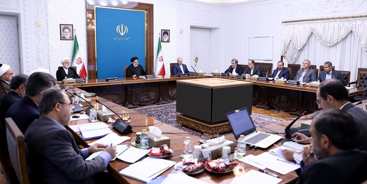 گزارش رئیس بانک مرکزی از کاهش تورم ماهانه و نقطه به نقطه در اردیبهشت