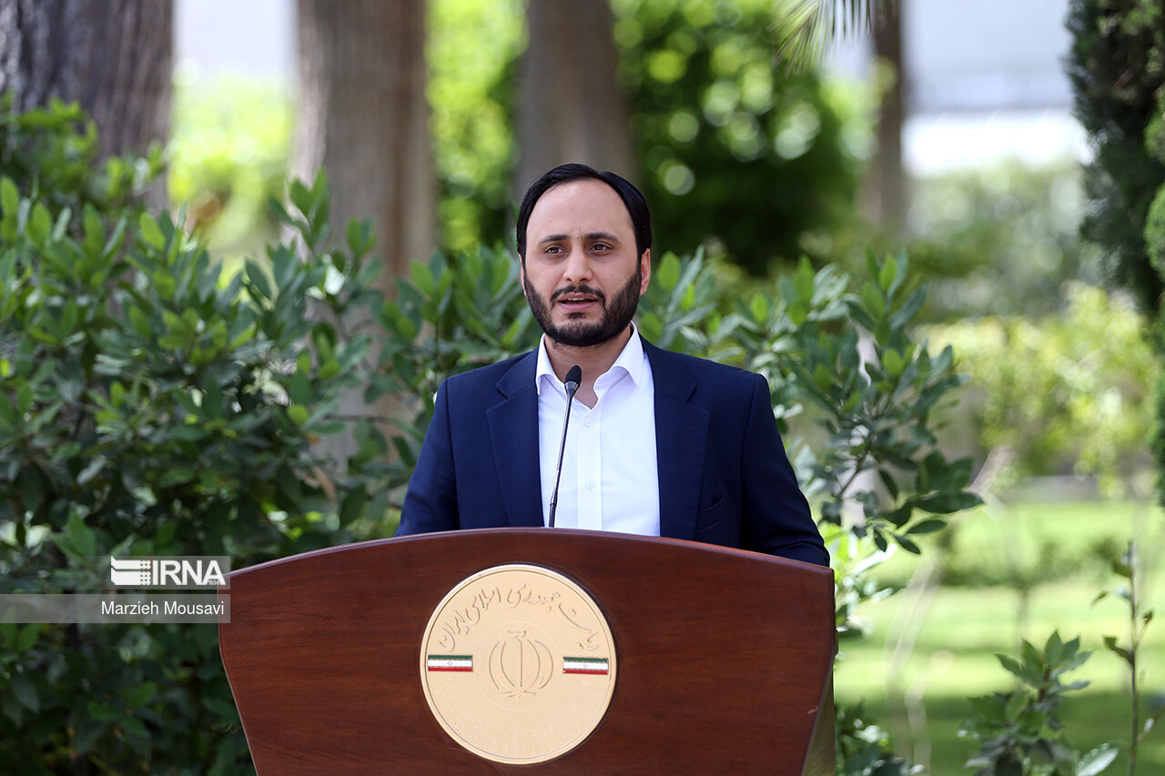 نگاه دولت بازگرداندن جوانان نخبه به کشور است