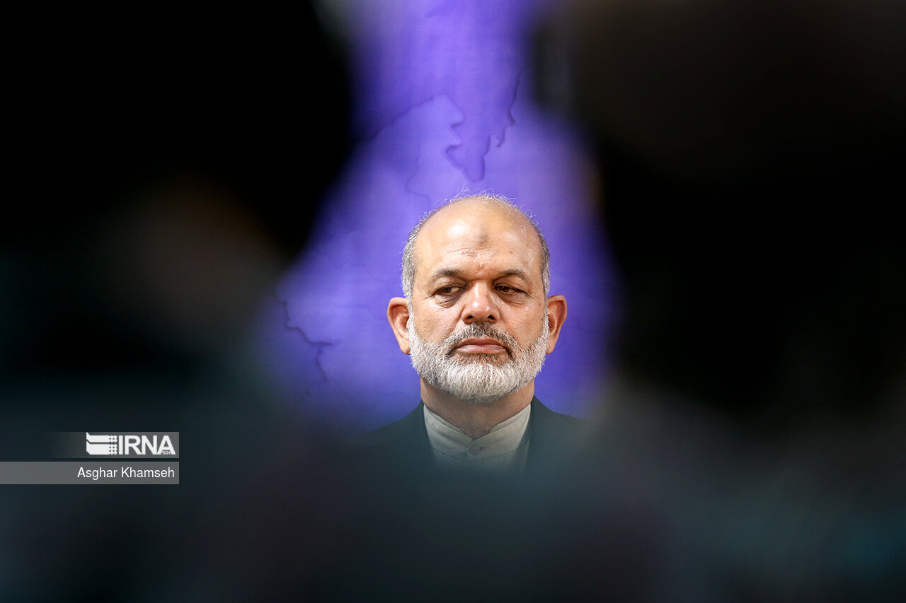 اخطار وزیر کشور: دستگاههای اطلاعاتی تروریست‌ها را رها نخواهند کرد