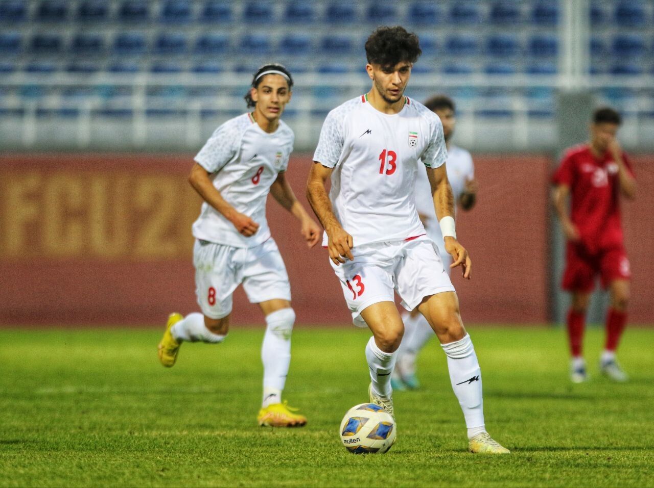 سرعت رشد فوتبال ایران نسبت به رقبا پایین است/ استعدادیابی صحیح نداریم