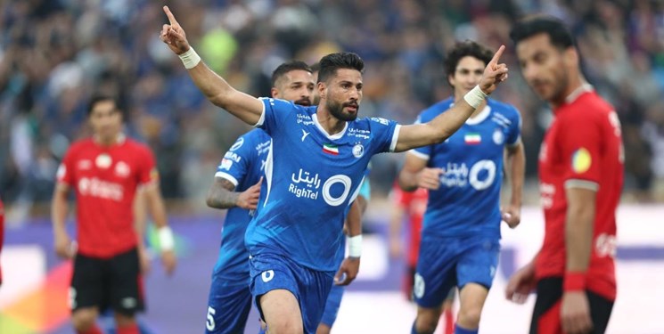 دیدار تیم‌های فوتبال استقلال و تراکتور با پیروزی شیرین آبی‌پوشان تهرانی و تداوم صدرنشینی خاتمه پیدا کرد