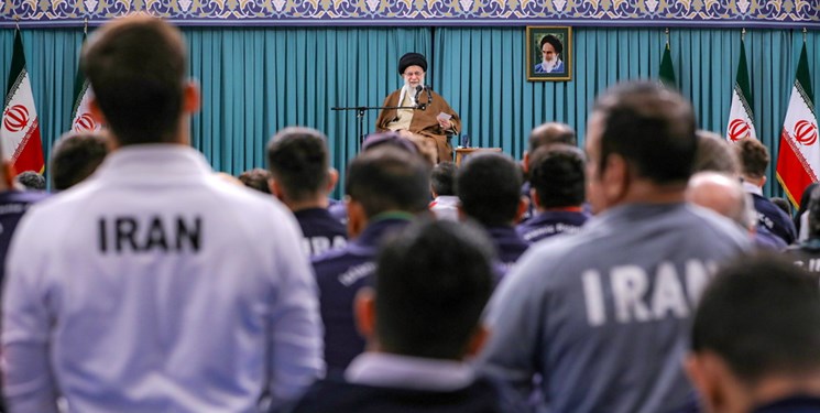 فروغی: دیدار با مقام معظم رهبری همچون دیدار فرزند با پدرش است