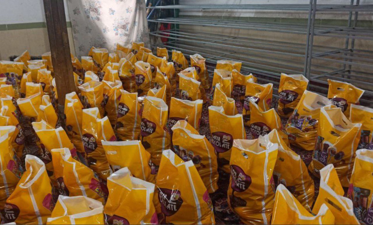 تهیه و توزیع ۲۵۰ بسته یلدایی بین نیازمندان بناب