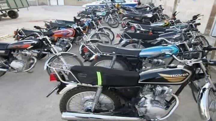 توقیف موتور سیکلت های متخلف در بناب