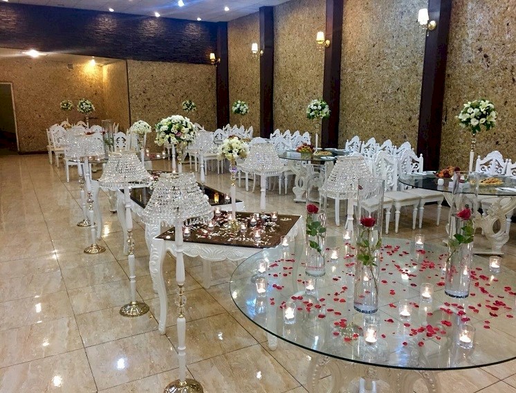 از تزئین یخچال عروس با طلا تا حمام آرایی با شمع و گلبرگ! +تصاویر/ هزینه‌های سنگینِ چشم و هم‌چشمی مدرن در ازدواج