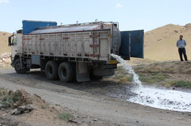 کشف و معدوم سازی ۲۱ تن شیر فاسد در شهرستان بناب