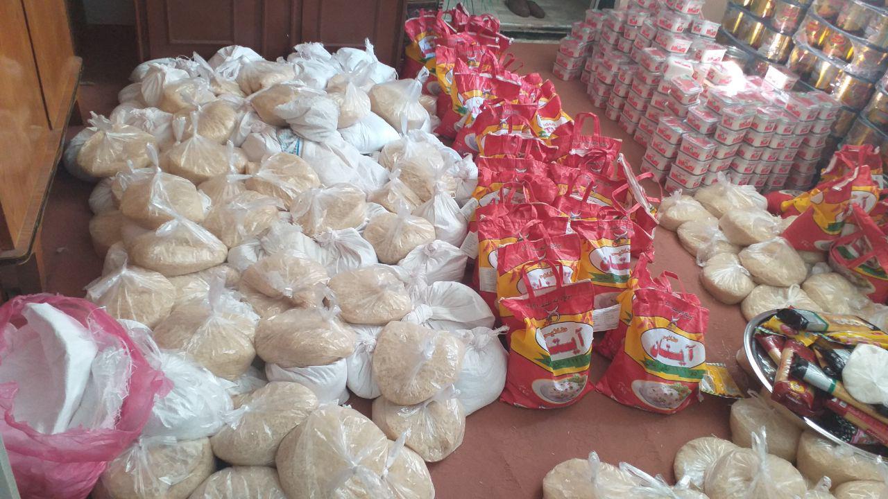 توزیع بیش از ۵۲۰ بسته غذایی به زنان بی سرپرست و نیازمندان توسط خیریه زینبیه(ص) بناب+ تصاویر