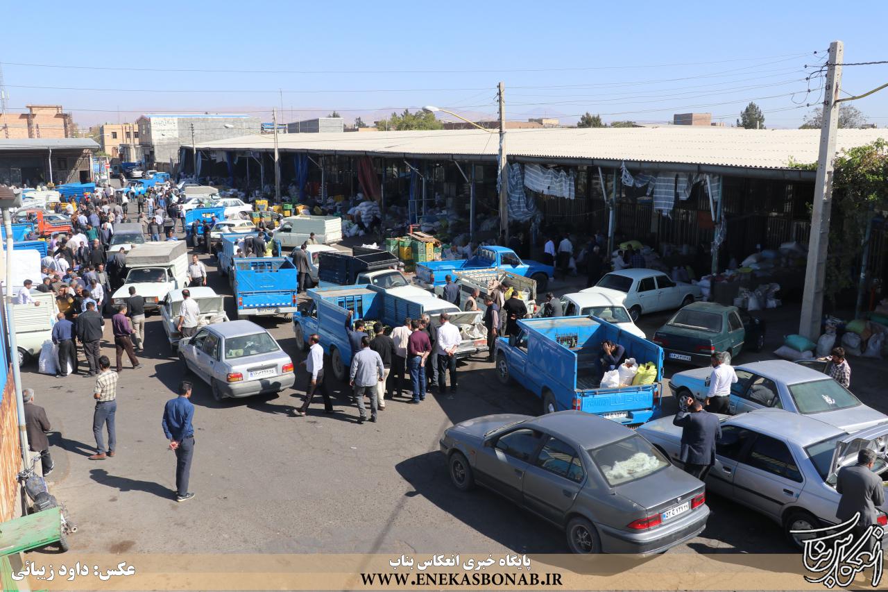 ترافیک سنگین ورودی میدان خشکبار بناب معضل روزانه مردم/ ضرورت ساماندهی این مرکز خرید و فروش توسط شهرداری