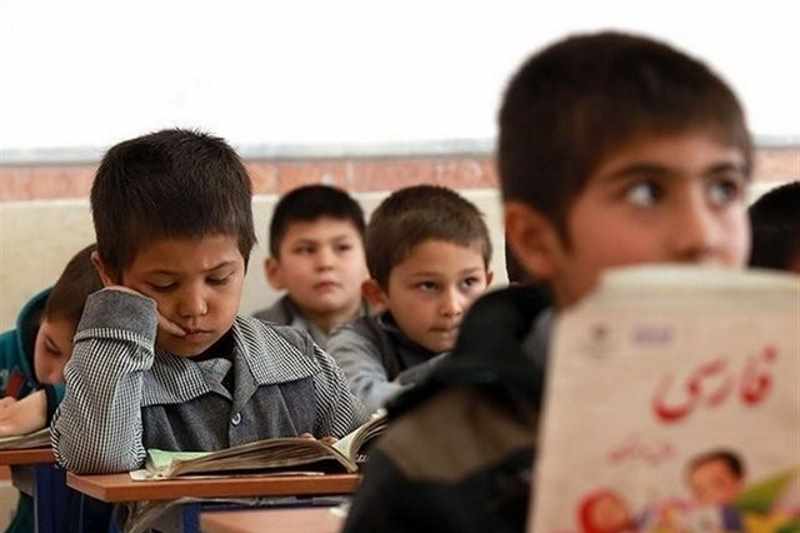 دریافت پول در حین ثبتنام از دانشآموزان قانونی است یا نه؟