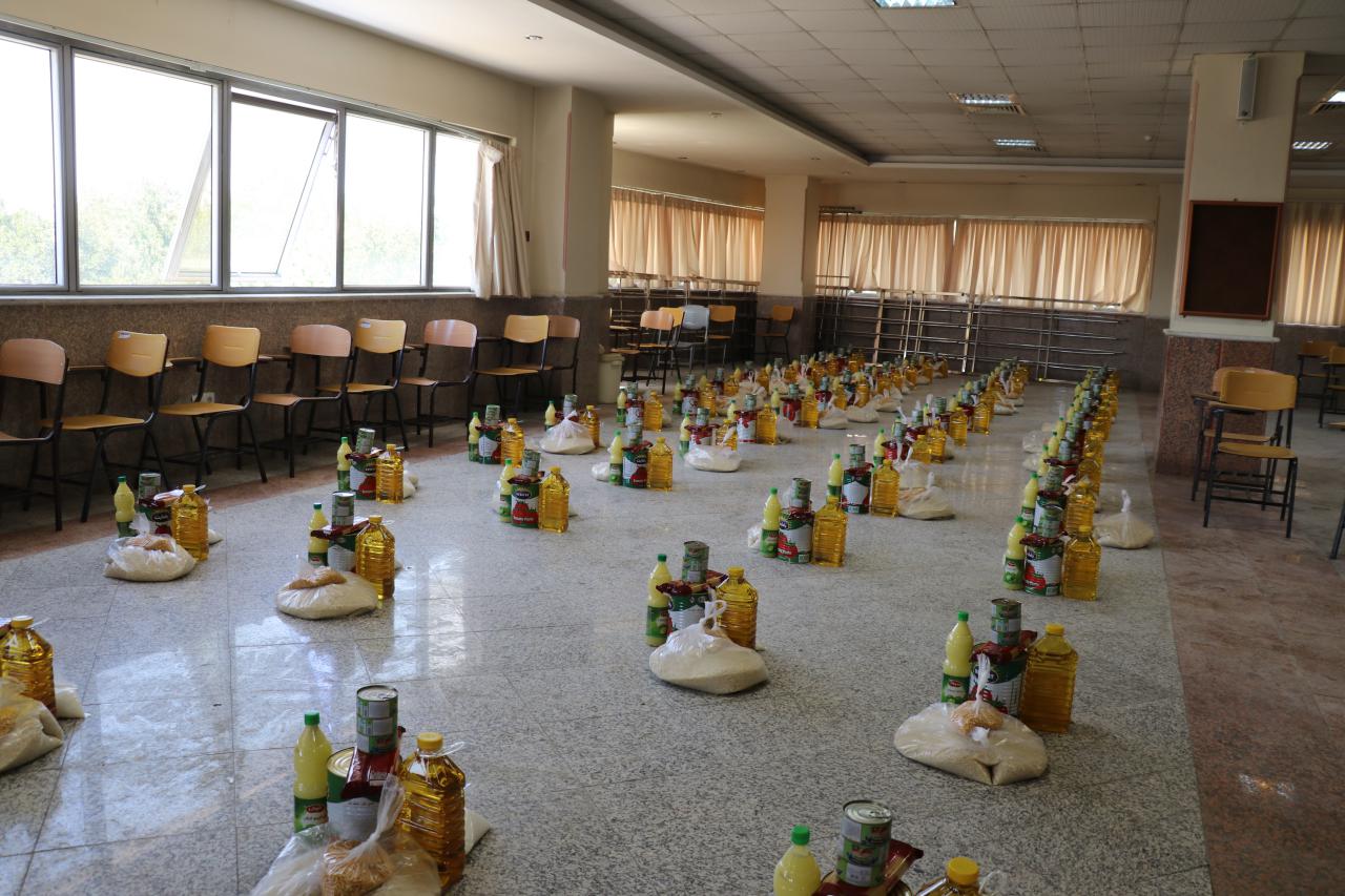 اهدای ۱۰۰ بسته غذایی به نیازمندان توسط دانشگاه بناب