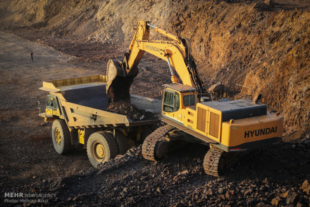 وجود ۴۰ نوع ماده معدنی در استان سمنان/ زیرساخت‌ها تقویت شود
