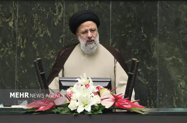 رفع تحریمها بصورت عزتمندانه دنبال میشود/ افزایش منابع ارزی کشور