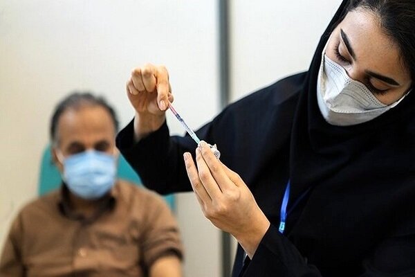 مقایسه واکسیناسیون در ایران و جهان/از دنیا جلو افتاده ایم