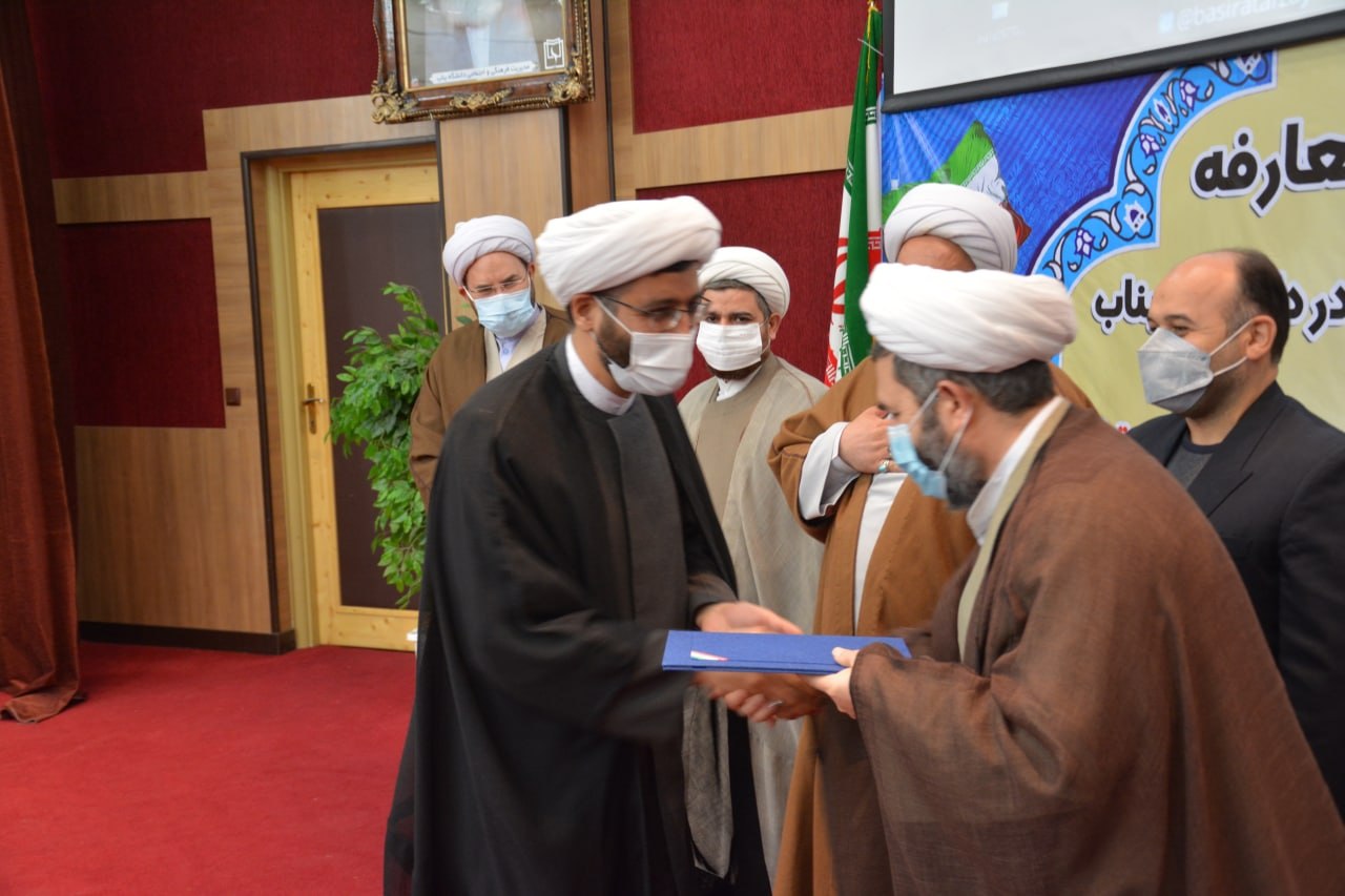 مراسم تکریم و معارفه مسئول دفتر نمایندگی ولی فقیه در دانشگاه بناب برگزار شد