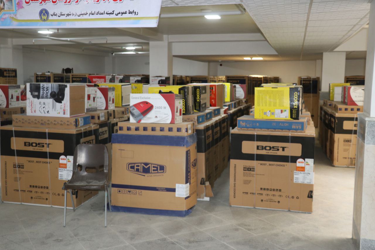 اهدای ۵۰ سری جهازیه به نوعروسان نیازمند بنابی+ تصاویر/فرماندار بناب: تسهیلات پرداختی به مددجویان با رویکرد اشتغال زایی باید باشد