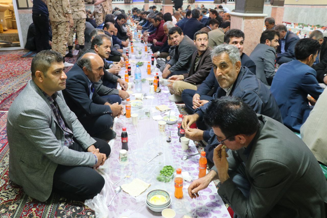 برپایی ضیافت افطاری با حضور کارگران شهرداری در سپاه #بناب