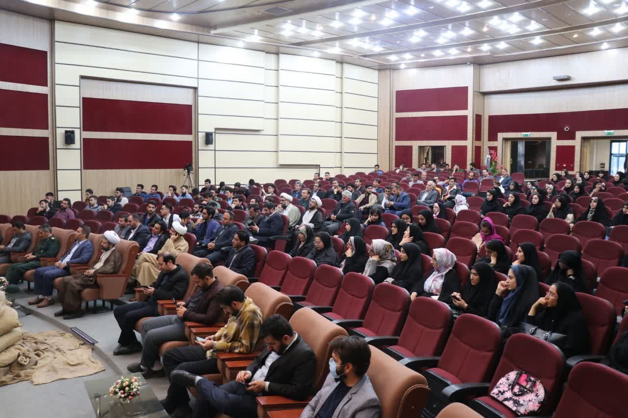 اختتامیه اردوهای راهیان نور بسیج دانشجویی در بناب برگزار شد