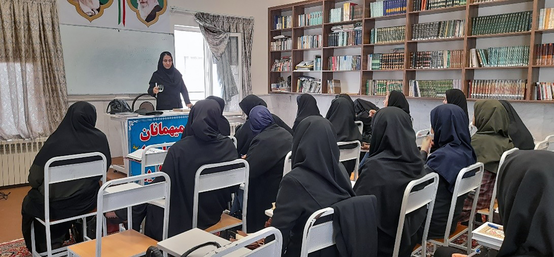 برگزاری دو کارگاه آموزشی پیشگیری از آسیبهای اجتماعی در موسسه قرآنی والفجر و کانون فرهنگی و هنری شیخ مناف