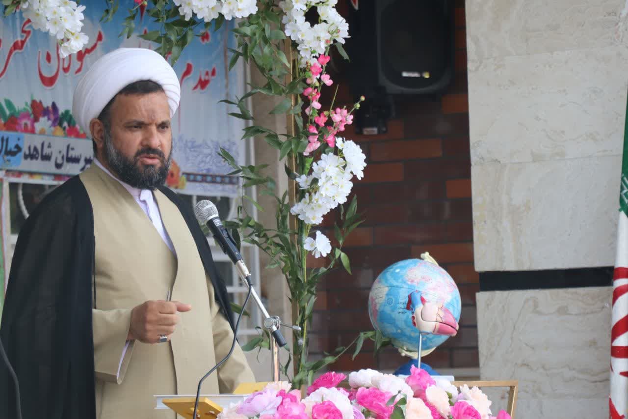 زنگ سپاس معلم در بناب نواخته شد/ باقری بنابی: جایگاه معلمان در جامعه باید ارتقاء یابد