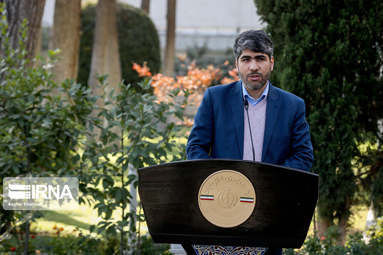 لطیفی: پیشنهاد دولت بر دورکاری کارمندان بعد از ساعت ۱۳ پابرجا است