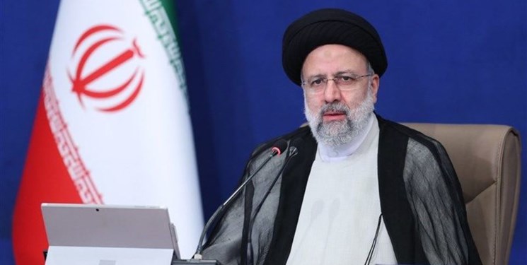 رئیسی: وزارت اقتصاد و بانک مرکزی بدون تاخیر به اضافه برداشت بانکها رسیدگی کنند