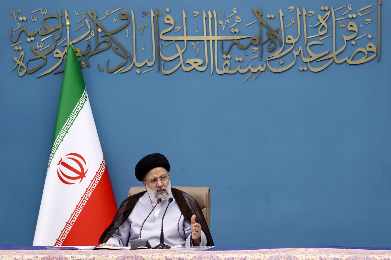 تاکید رئیسجمهور بر برقراری عدالت در پرداخت حقوق و مزایا