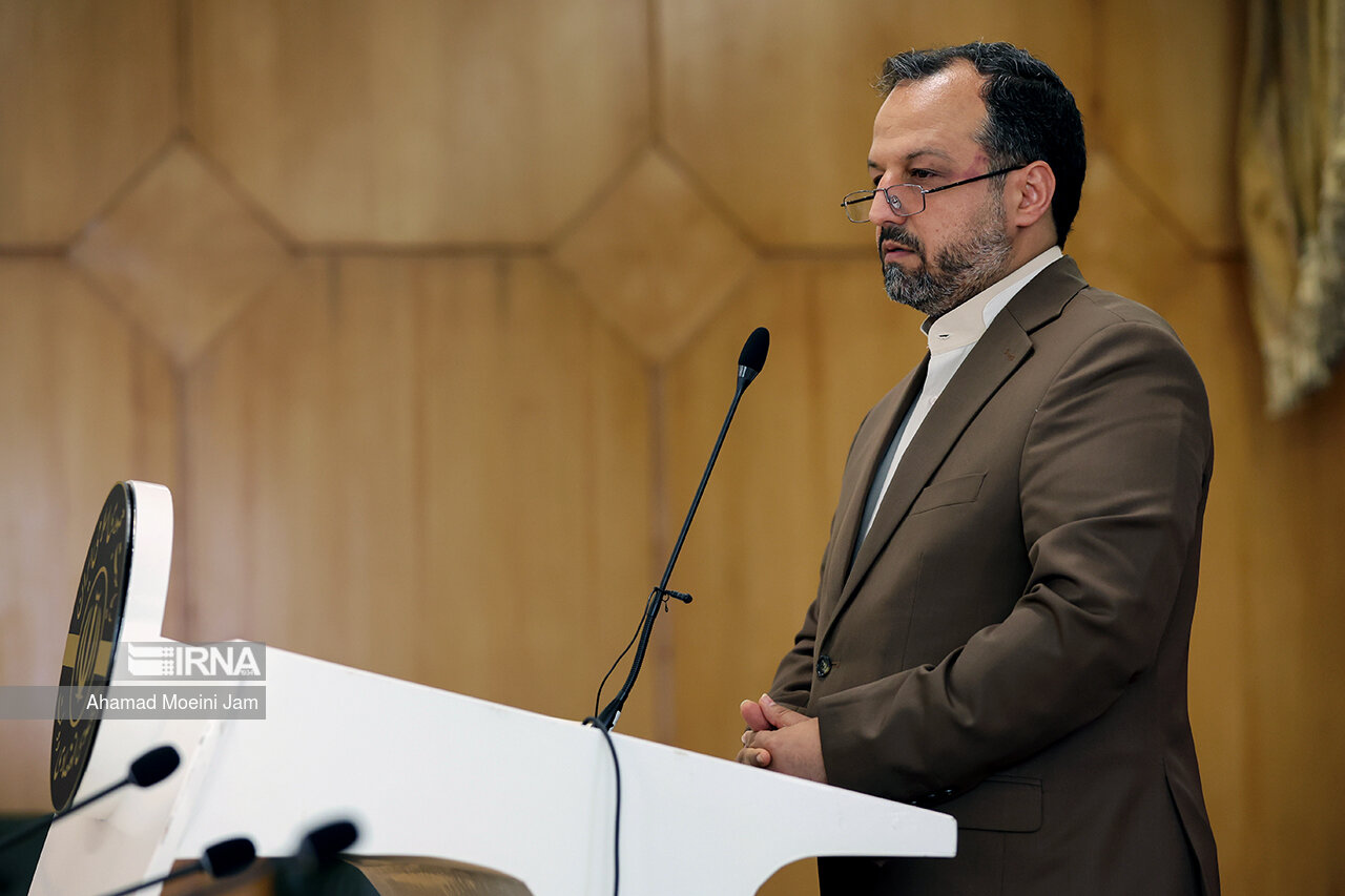 بررسی مجدد نرخ خوراک پتروشیمی‌ها در دولت/توافق‌ ایران و چین وارد مرحله اجرا شد