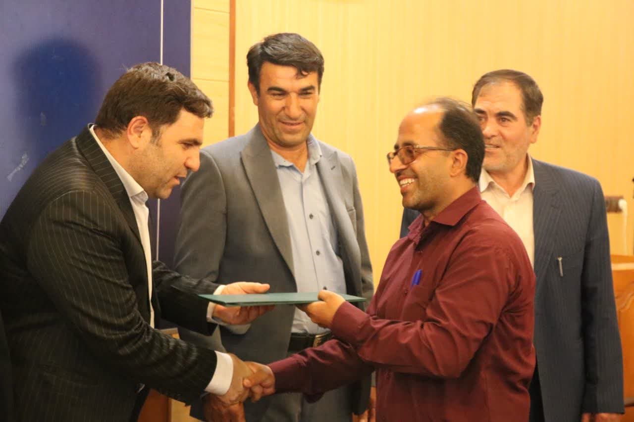 برگزاری مراسم گرامیداشت روز شهرداری‌ها و دهیاری‌ها در بناب/ فرماندار بناب: فعالیت در زیرساخت‌های فرهنگی به مراتب حساس‌تر و مهمتر از مسائل عمرانی