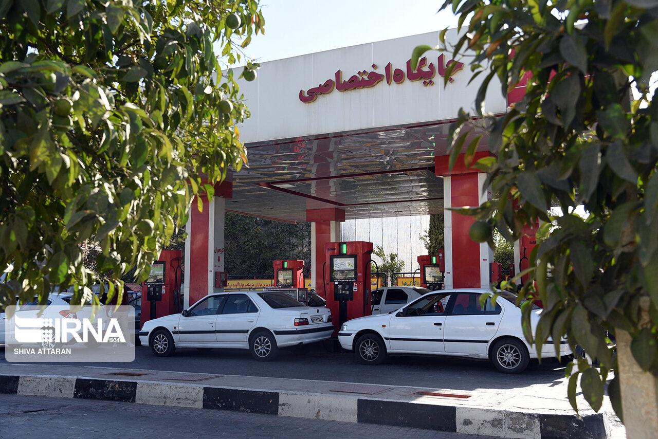 دبیر شورای اطلاعرسانی دولت: قیمت بنزین تغییر نمیکند