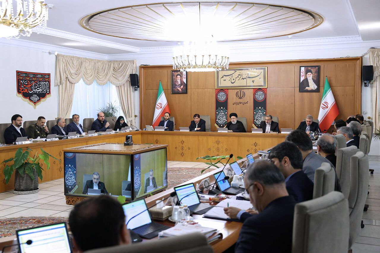 رئیسی: دستگاهها برای رفع نیازها با تولیدکنندگان ارتباط منظم داشته باشند