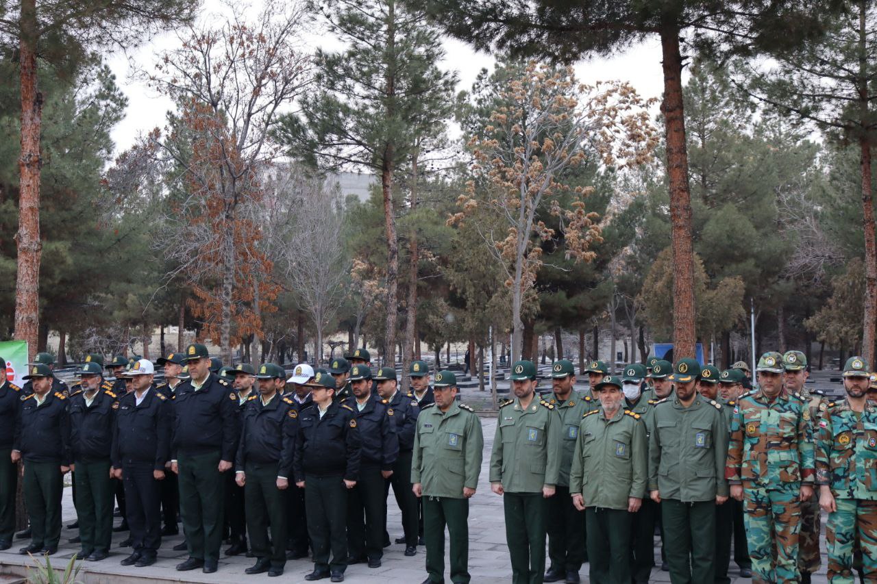 مزار شهدای گلگون کفن بناب غبار روبی و عطر افشانی شد