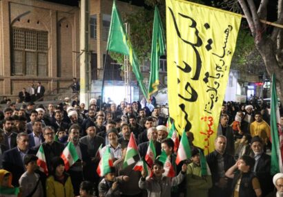 گوشه ای از اجتماع مردم بناب در حمایت از اقدام سپاه پاسداران انقلاب اسلامی