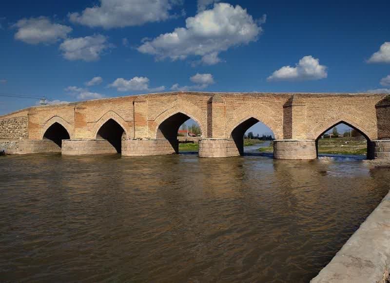 بش گوزلی کورپی بناب مرمت شد