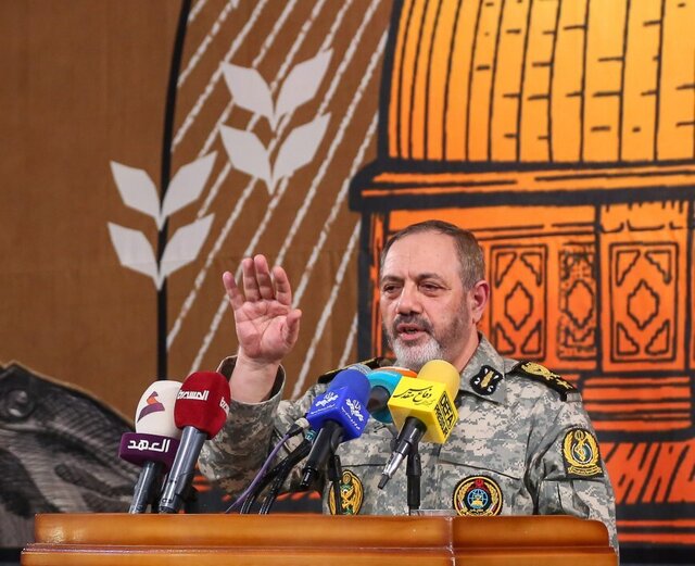 قدرت دفاعی ایران را با یک سلسله رزمایش نشان میدهیم