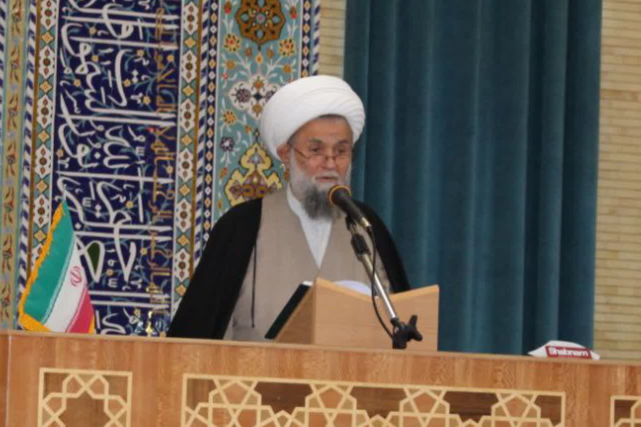 امام جمعه بناب بعد از ۴۰ سال رسماً از امامت جمعه بناب کناره گیری کرد