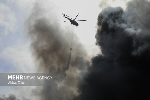 مهار آتش محدوده بندر در مراحل پایانی؛ شمار مصدومان به ۱۲۴۲ نفر رسید