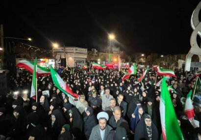 عزاداری مردم بناب در سومین شب از ماه محرم در میدان امام حسین